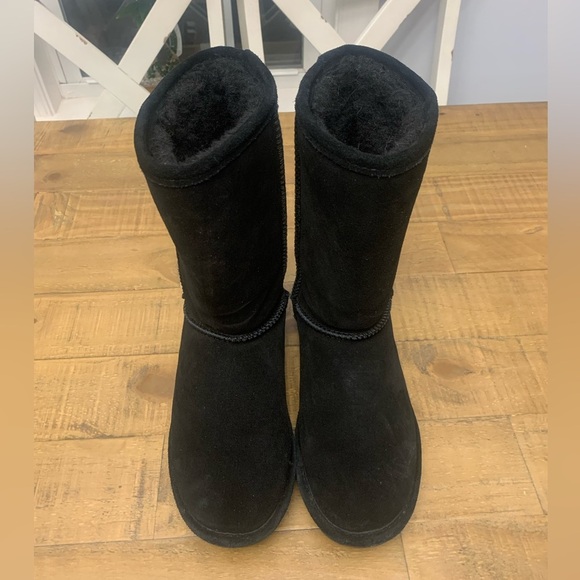 BearPaw Black Boots - Picture 4 of 14